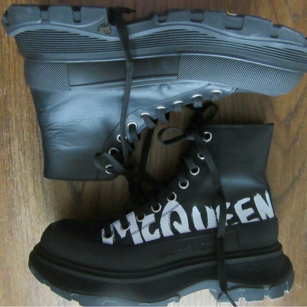 Alexander Macqueen Black and White High-Top Boots